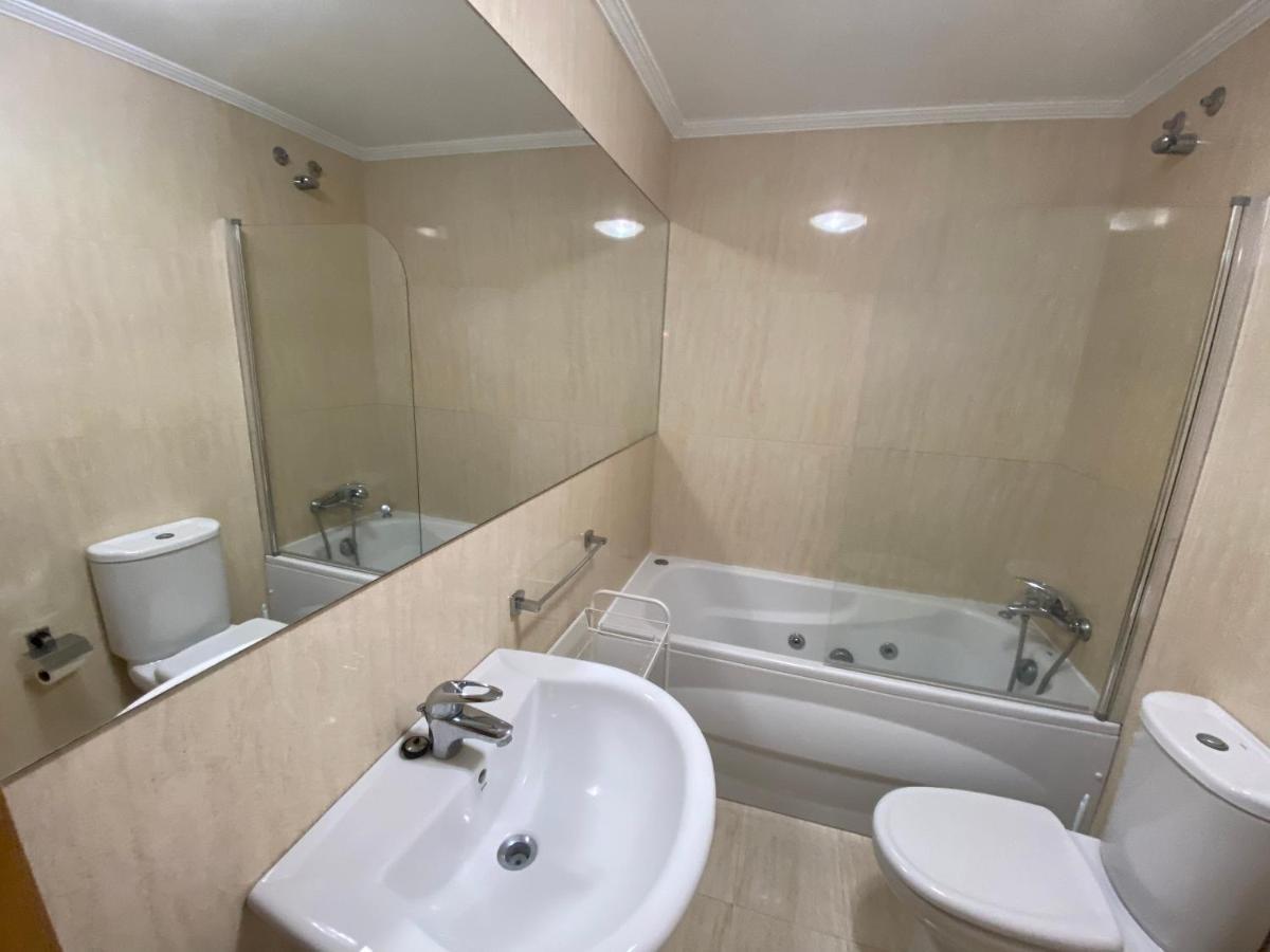Apartamento A 5 Min Caminando De La Playa Sta. Cristina, Oleiros Eksteriør billede